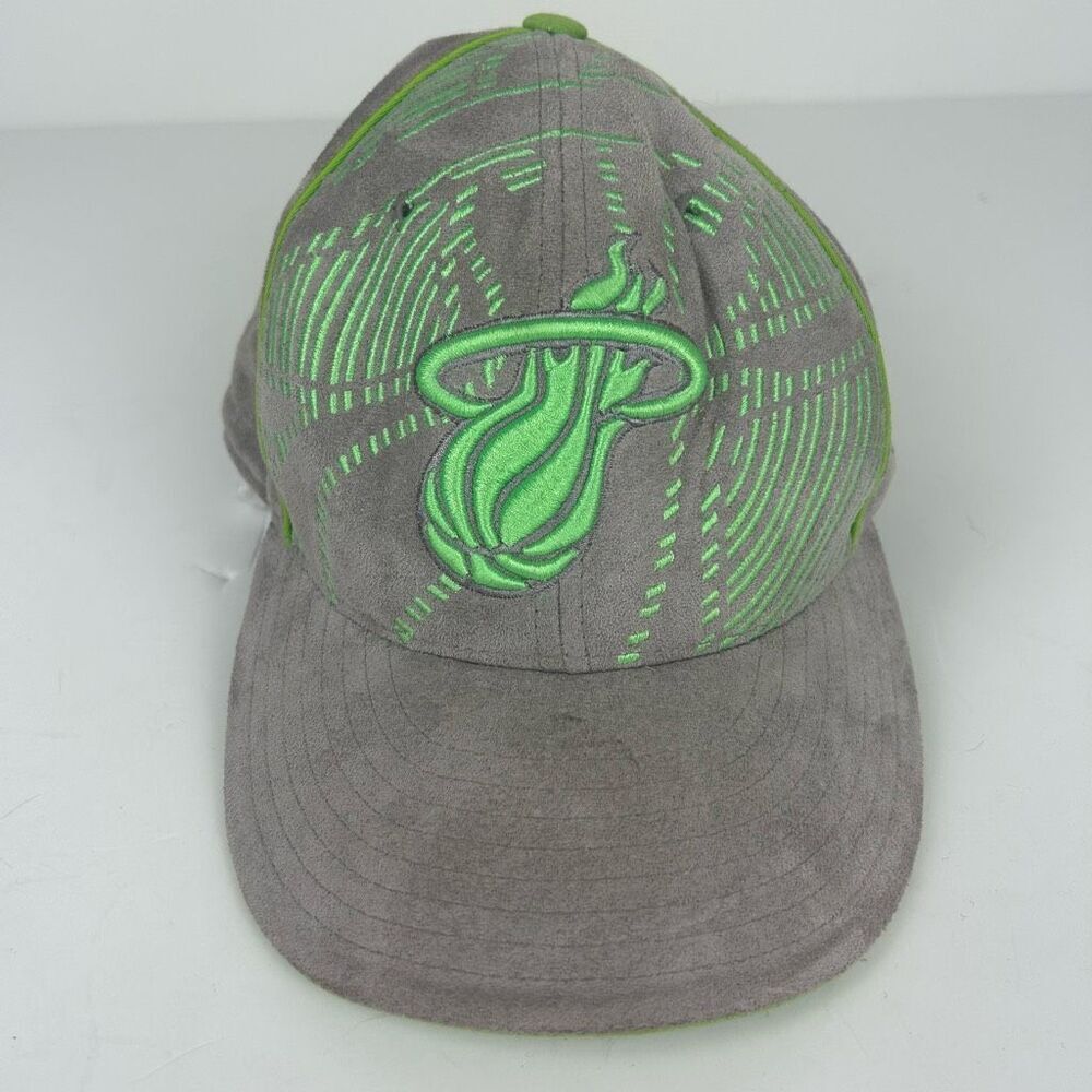 Miami Heat fitted Gray Suede NBA UNK Baseball Hat sz 7 3/8 RARE color way basket